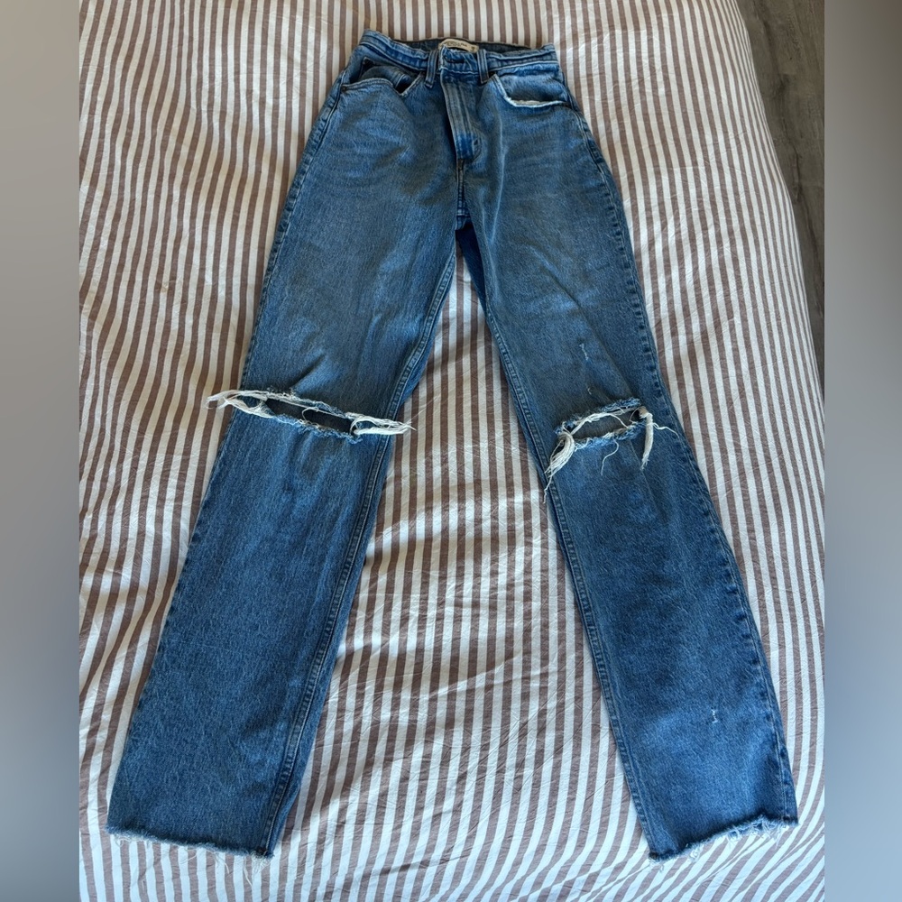 Abercrombie & Fitch The 90’s Straight Ultra High Rise Jean Curve Love